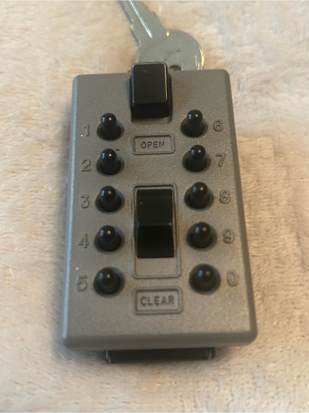 Entry Portable Keyed Keysafe - Silver - Picture 2 of 3